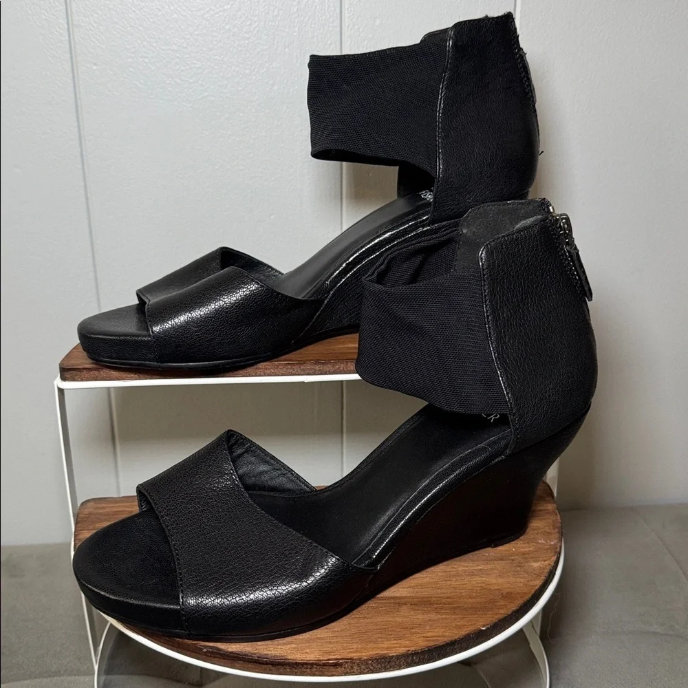 Eileen Fisher Corona Mid-Wedge Black LeatherSandals Size 6.5 NWOT